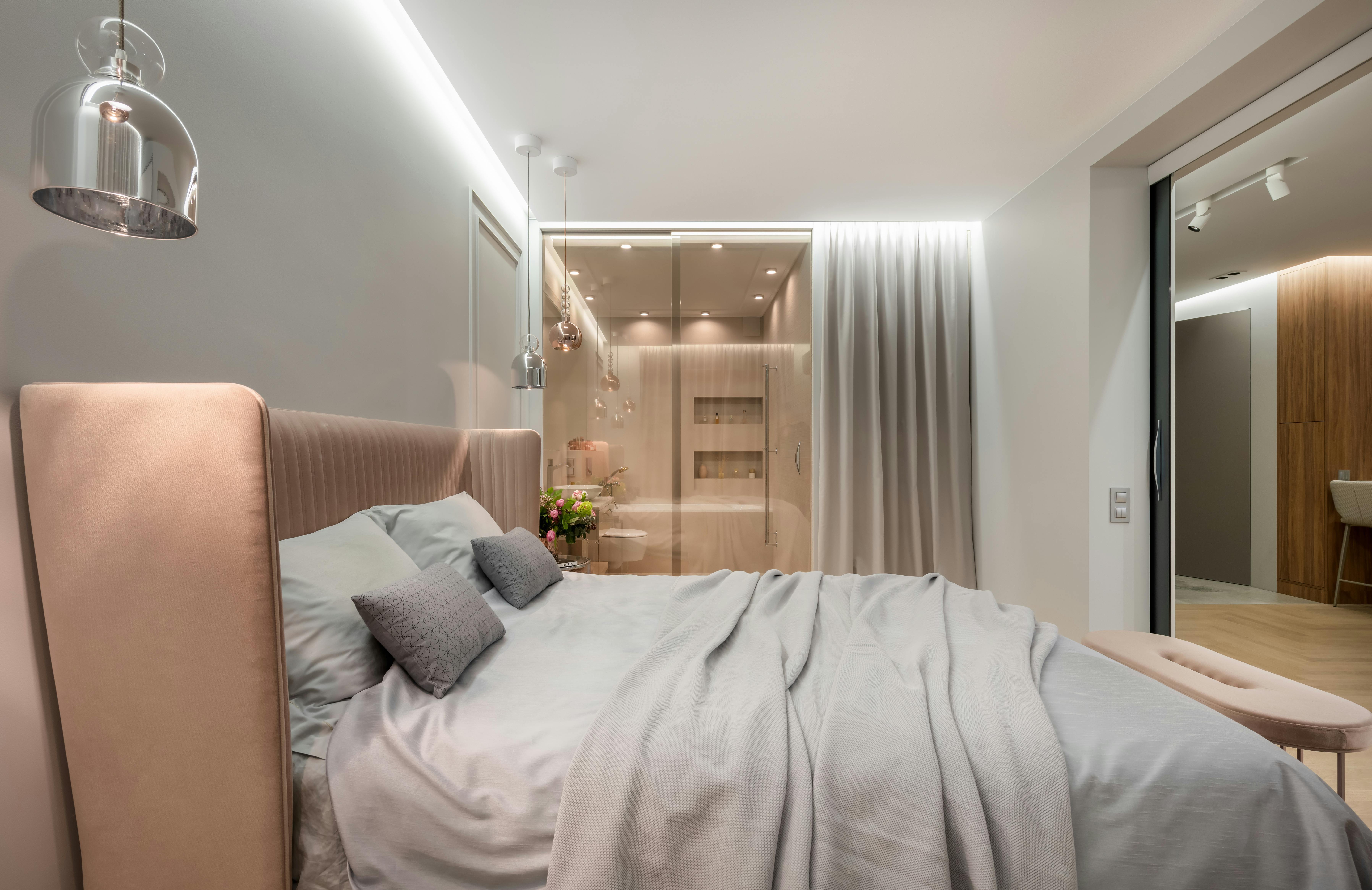 Kompakte Altbauwohnung mit Flügelglastüren in Hamburg-Altona